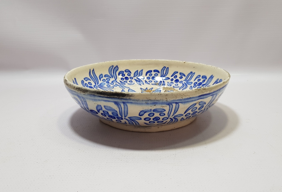 NADİR RENKTE OSMANLI DÖNEMİ İZNİK BÜYÜK BOY ÇİNİ KASE