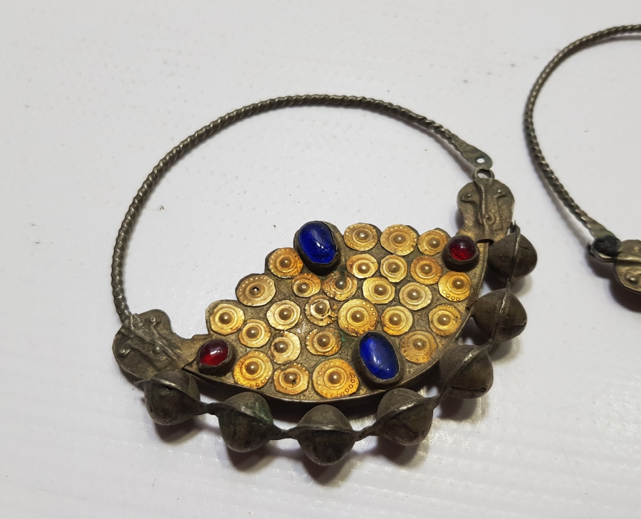 OSMANLI DÖNEMİ ÜZERİ DOĞAL TAŞLARLA SÜSLÜ BALIK FORMLU ERMENİ İŞİ BÜYÜK BOY GELİN KÜPESİ