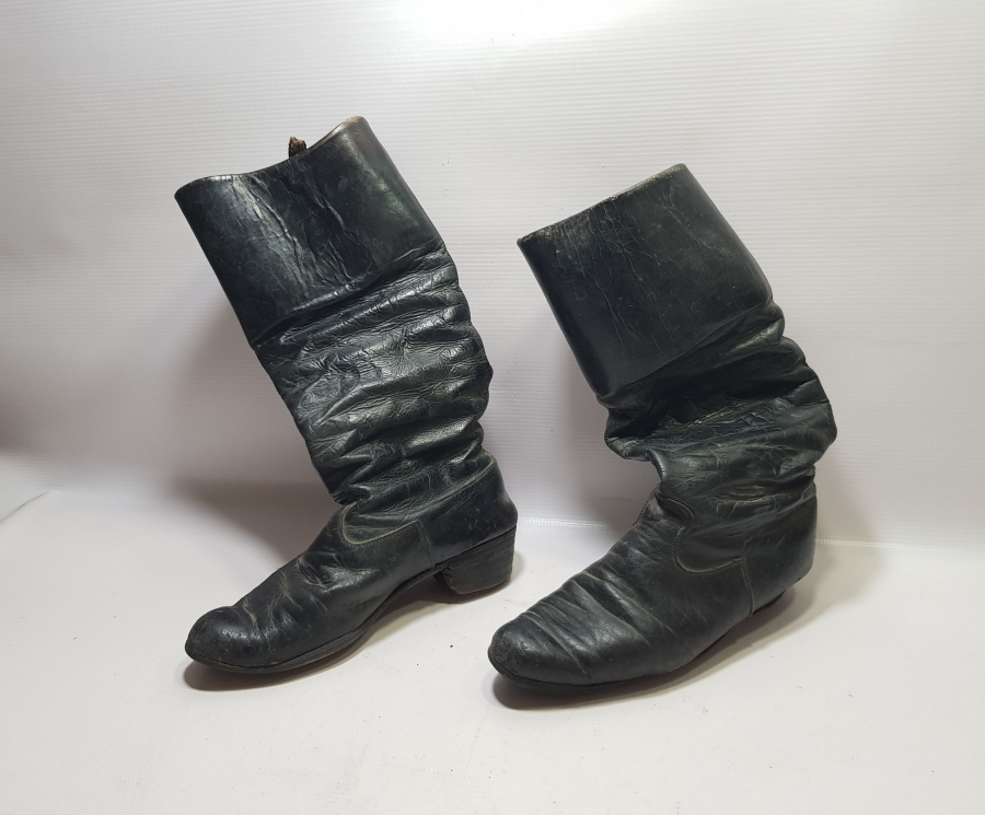 OSMANLI DÖNEMİ NADİR DERİ KÖRÜKLÜ EFE ÇİZMESİ