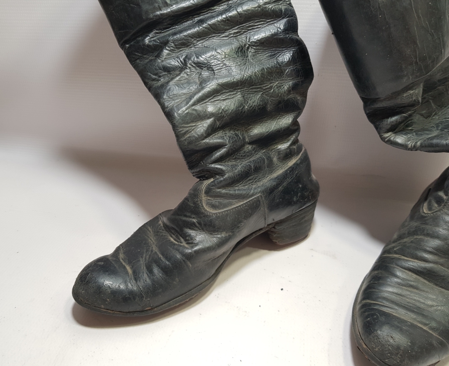 OSMANLI DÖNEMİ NADİR DERİ KÖRÜKLÜ EFE ÇİZMESİ