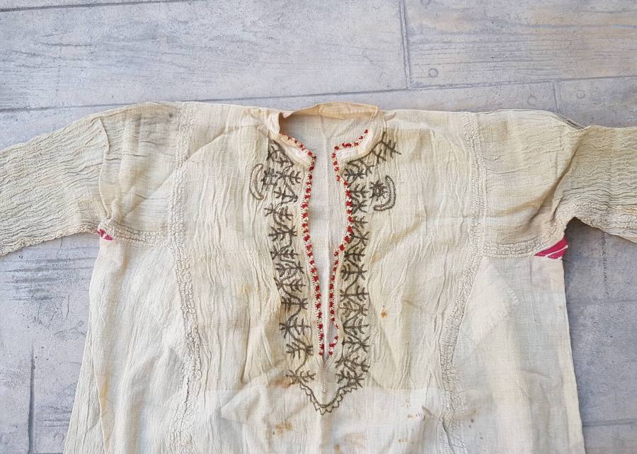 ÜZERİ AY YILDIZ FİGÜRLÜ VE SIRMA İŞÇİLİKLİ OSMANLI DÖNEMİ İPEK GELİN İÇLİĞİ - GÖĞNEK