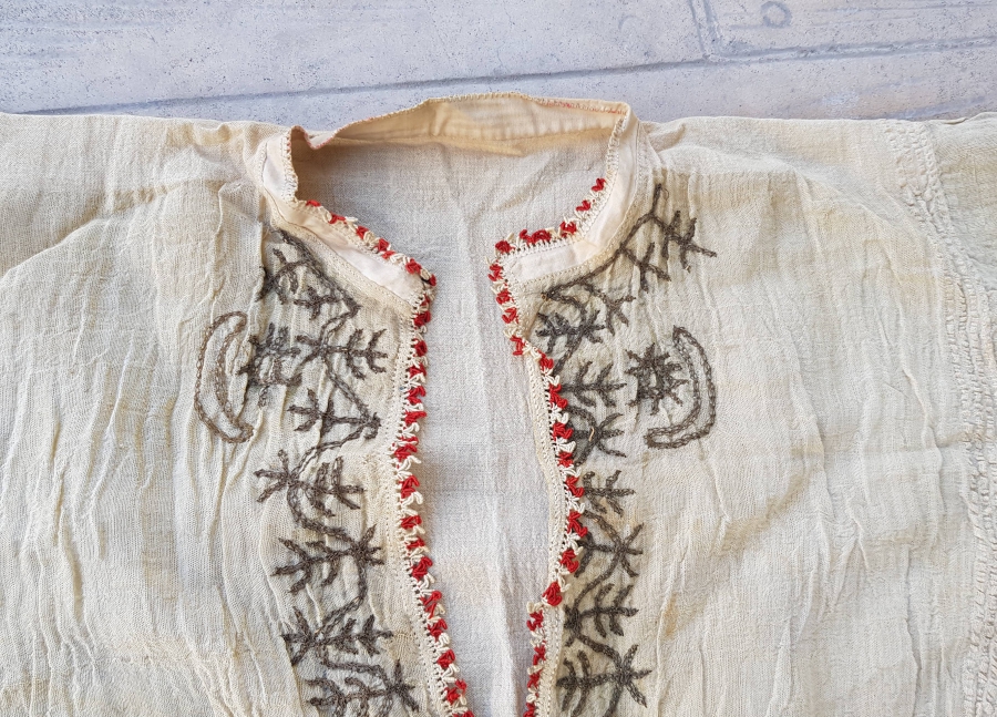 ÜZERİ AY YILDIZ FİGÜRLÜ VE SIRMA İŞÇİLİKLİ OSMANLI DÖNEMİ İPEK GELİN İÇLİĞİ - GÖĞNEK