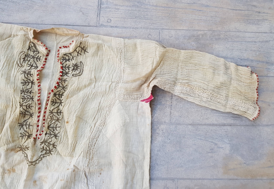 ÜZERİ AY YILDIZ FİGÜRLÜ VE SIRMA İŞÇİLİKLİ OSMANLI DÖNEMİ İPEK GELİN İÇLİĞİ - GÖĞNEK