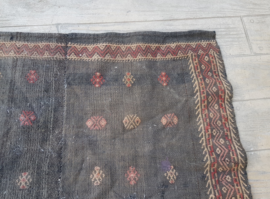 ÜZERİNDE SONSUZ HAYAT AĞACI , KOÇ BAŞI VE BOY AŞİRET SİMGELERİ BULUNAN ÇOK NADİR OSMANLI DÖNEMİ EL DOKUMA YÖRÜK İŞİ BEBEK KUNDAĞI