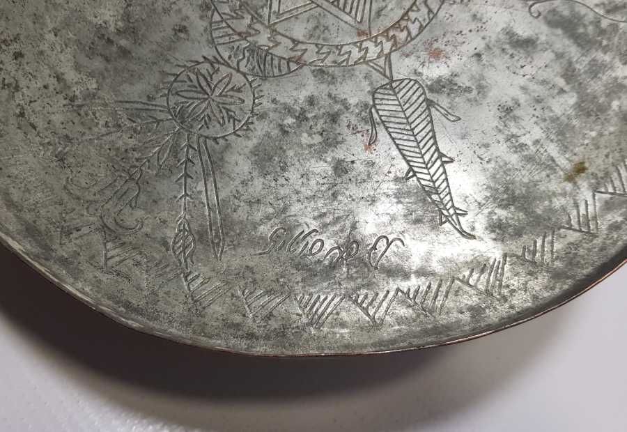 ÜZERİ RUMCA YAZILI VE TAMAMI KALEM İŞÇİLİKLİ OSMANLI DÖNEMİ KAHVE TEPSİSİ