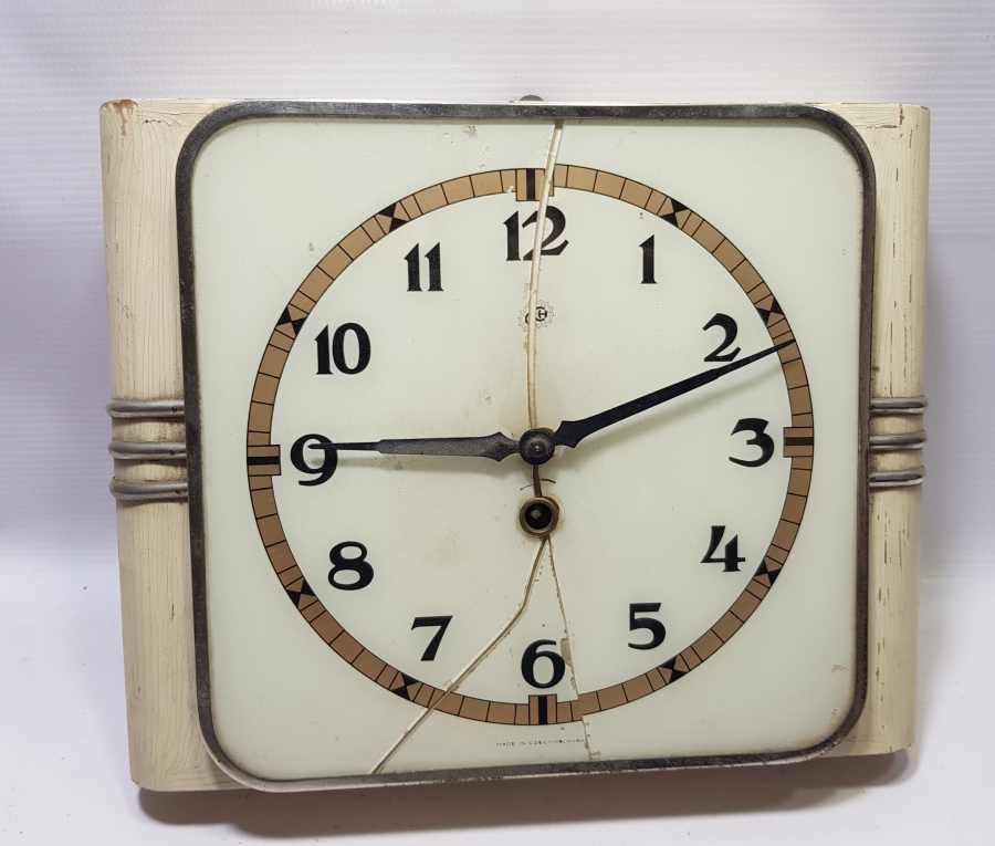 1930LARDAN ÇEKOSLAVAK YAPIMI EL BOYAMA CAM ALTI DUVAR SAATİ