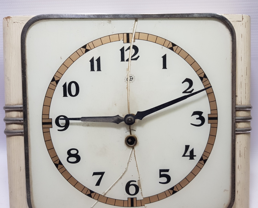 1930LARDAN ÇEKOSLAVAK YAPIMI EL BOYAMA CAM ALTI DUVAR SAATİ