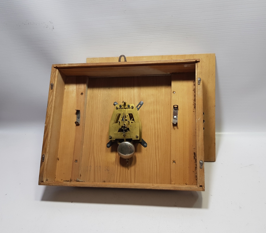 1930LARDAN ÇEKOSLAVAK YAPIMI EL BOYAMA CAM ALTI DUVAR SAATİ