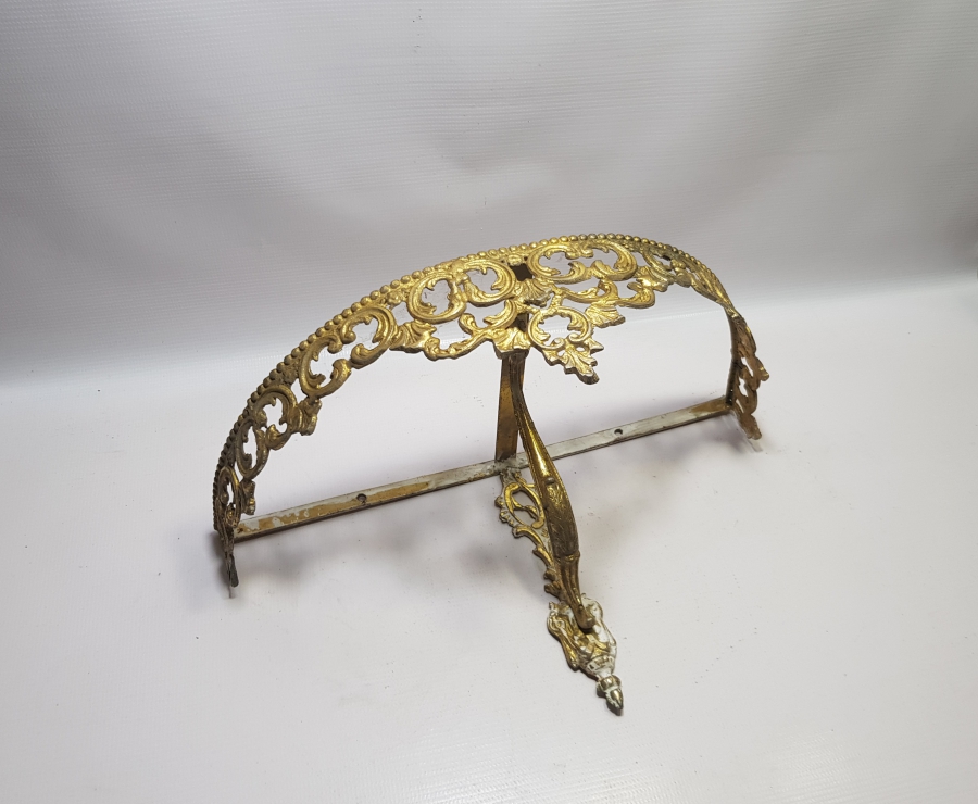 KABARTMA İŞÇİLİKLİ ANTİKA PİRİNÇ AYNA ALTLIĞI