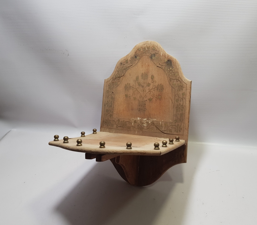 ÜZERİ PİRİNÇ ÇAKMA İŞÇİLİKLİ ANTİKA AHŞAP LAMBALIK - KAVUKLUK