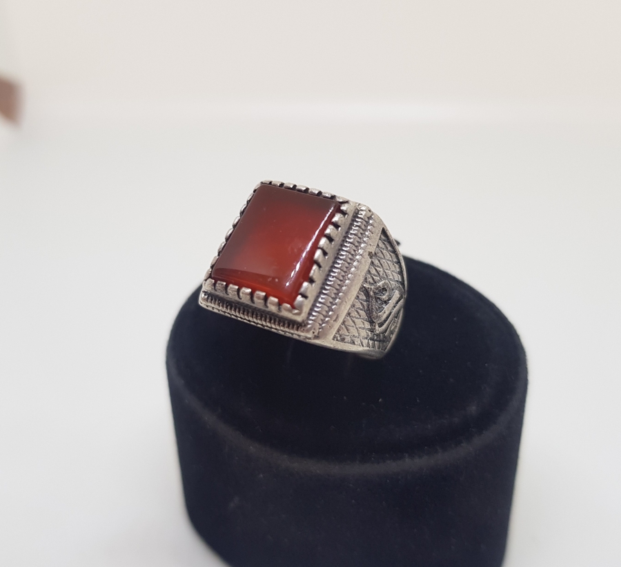 AKİK TAŞLI GÜMÜŞ ERKEK YÜZÜĞÜ