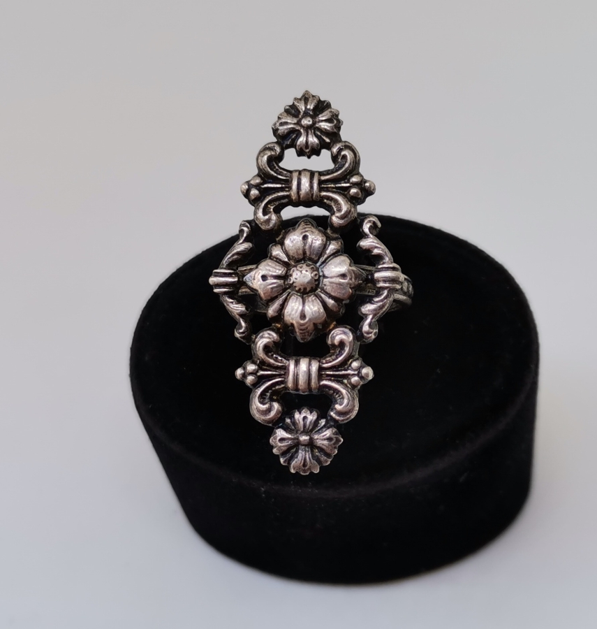 KABARTMA İŞÇİLİKLİ ANTİK GÜMÜŞ YÜZÜK