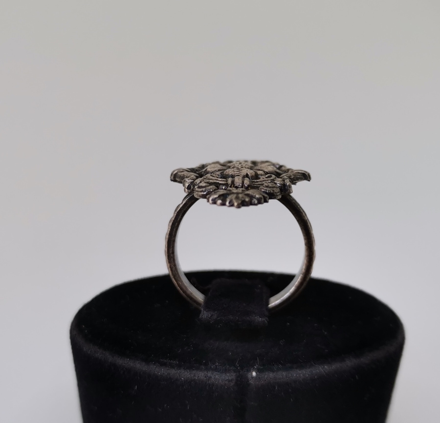 KABARTMA İŞÇİLİKLİ ANTİK GÜMÜŞ YÜZÜK