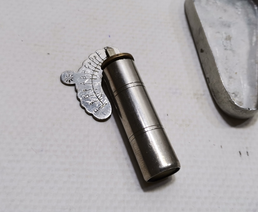 ORİJİNAL KUTUSUNDA ANTİKA MEKANİK BASINÇ ÖLÇER