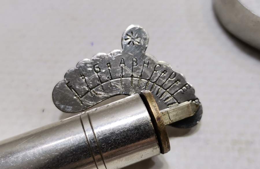 ORİJİNAL KUTUSUNDA ANTİKA MEKANİK BASINÇ ÖLÇER