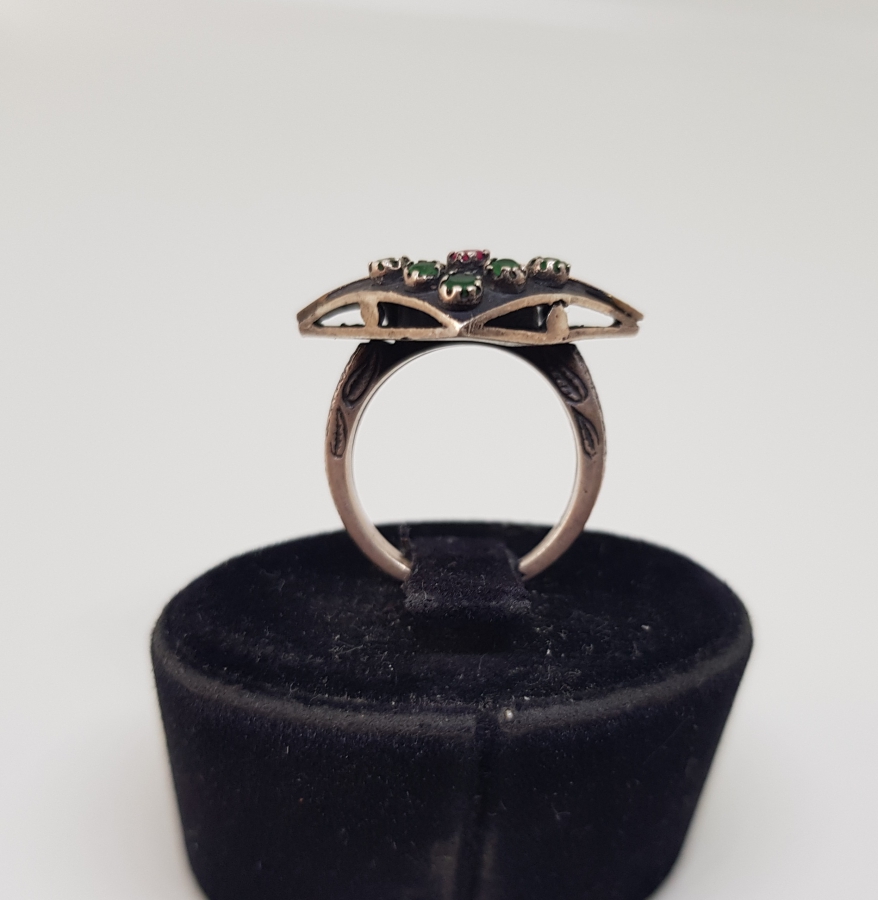 ÜZERİ DOĞAL TAŞLARLA SÜSLÜ VAN İŞİ ÖZEL YAPIM GÜMÜŞ YÜZÜK