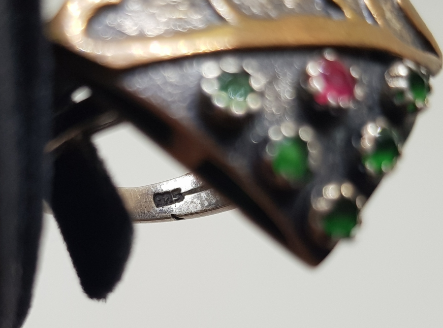 ÜZERİ DOĞAL TAŞLARLA SÜSLÜ VAN İŞİ ÖZEL YAPIM GÜMÜŞ YÜZÜK