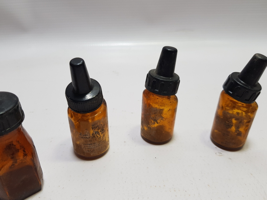 ECZACILIK TARİHİ - ANTİKA CAM İLAÇ ŞİŞESİ LOTU