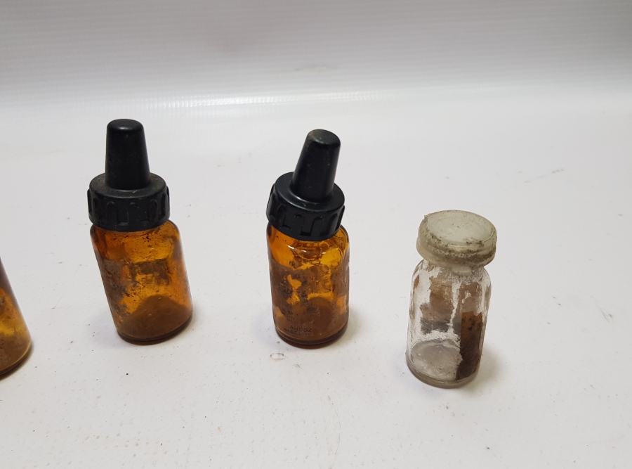 ECZACILIK TARİHİ - ANTİKA CAM İLAÇ ŞİŞESİ LOTU