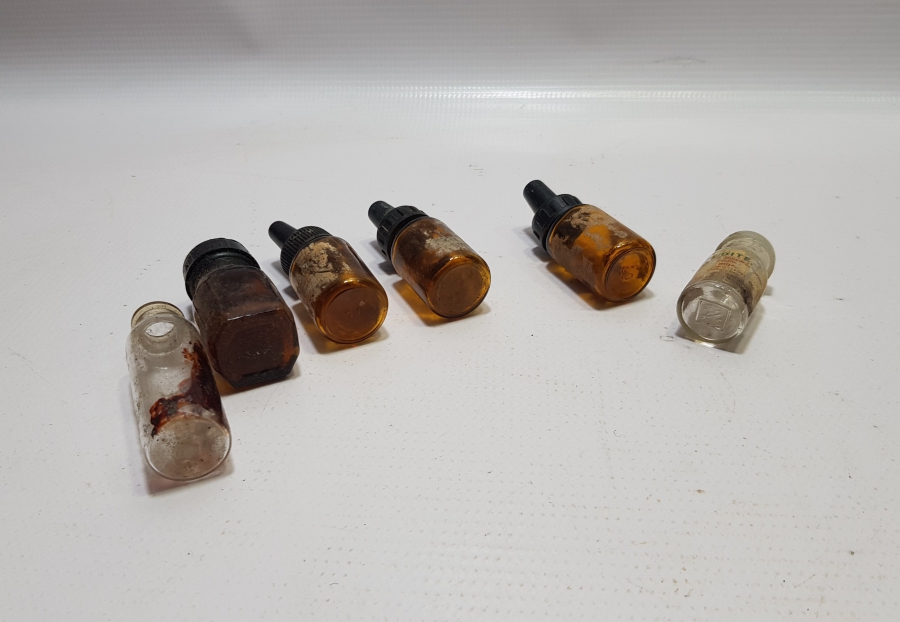 ECZACILIK TARİHİ - ANTİKA CAM İLAÇ ŞİŞESİ LOTU