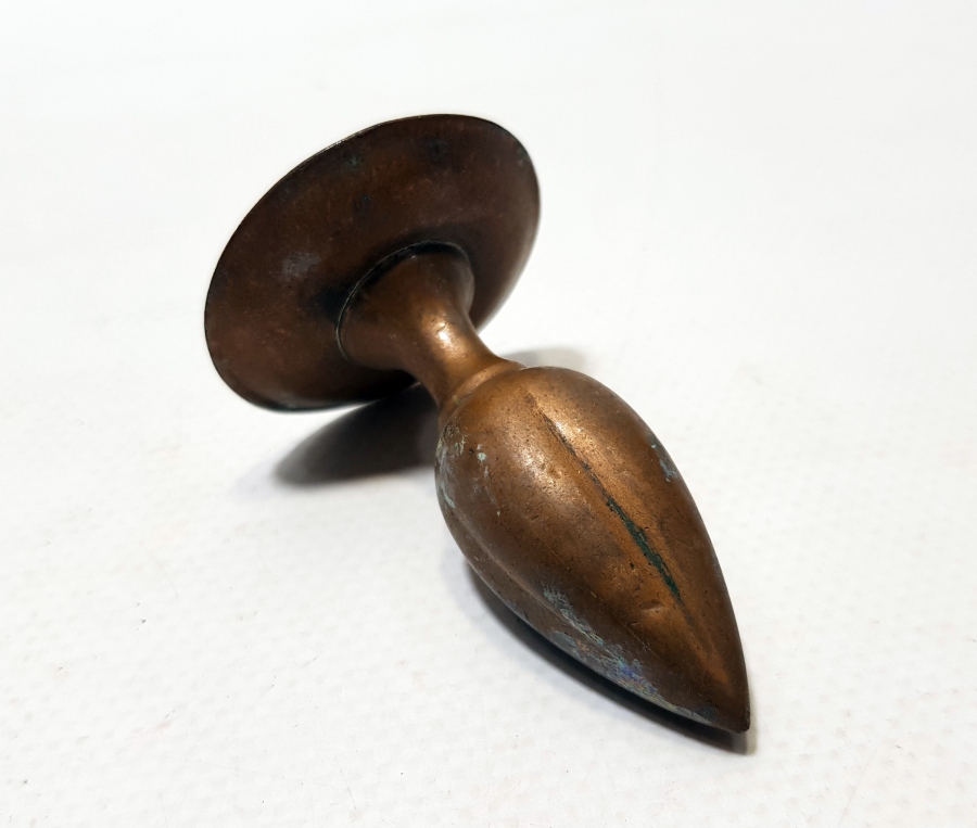 SELVİ FORMUNDA YAPILMIŞ OSMANLI DÖNEMİ MANGAL KAPAĞI TUTMACI