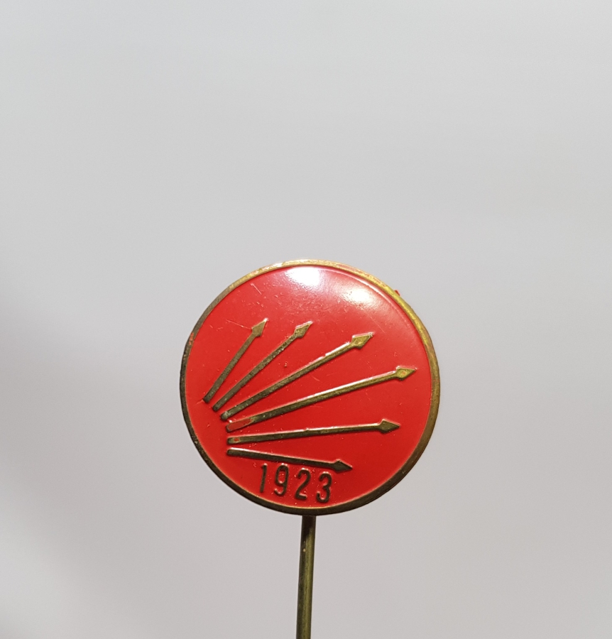 ORİJİNAL KABINDA ANTİKA CHP ROZETİ