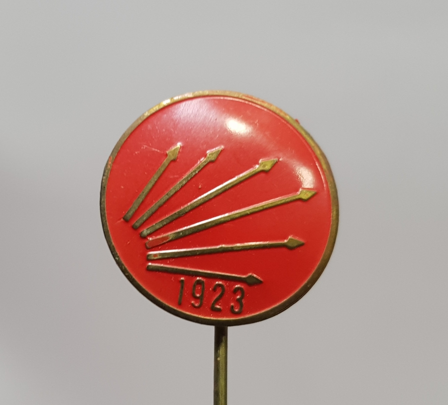 ORİJİNAL KABINDA ANTİKA CHP ROZETİ