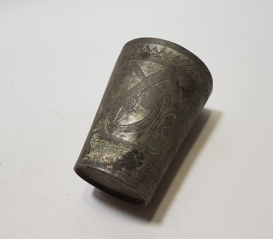 OSMANLI DÖNEMİ ÜZERİ OSMANLICA YAZILI VE ÇİNTEMANİ İŞÇİLİKLİ ESER-İ İSTANBUL ŞERBET BARDAĞI