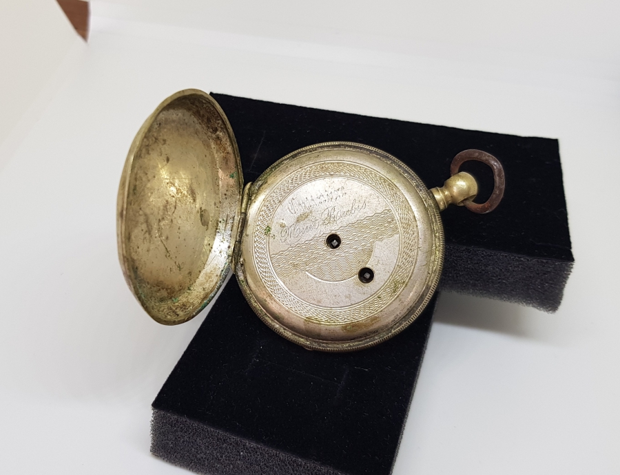 AVCI KASA ARKADAN KURMALI ANTİKA CEP SAATİ