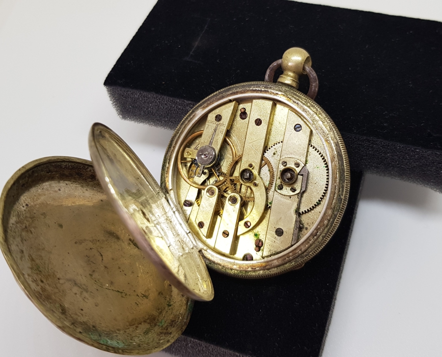 AVCI KASA ARKADAN KURMALI ANTİKA CEP SAATİ