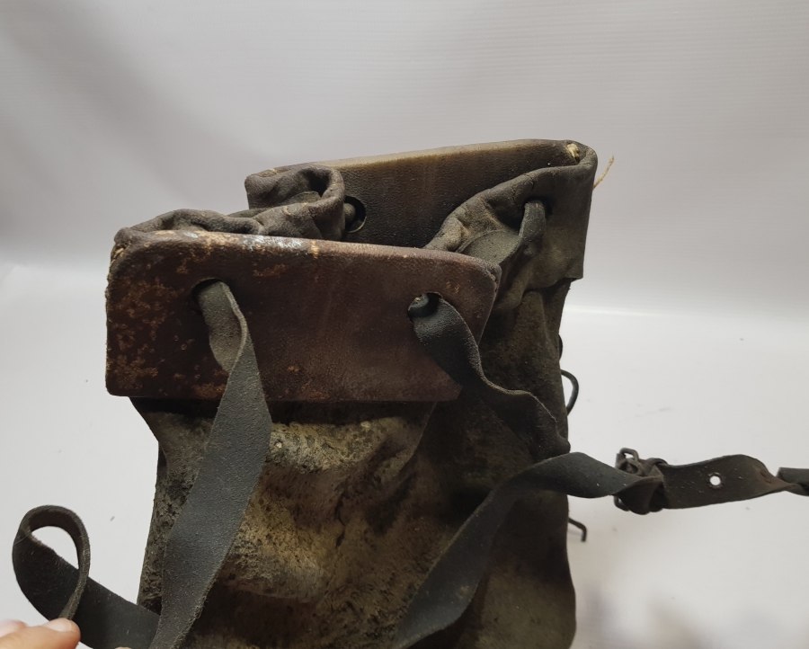 OSMANLI DÖNEMİ DERİDEN MAMUL ÜZERİ OPAL TAŞLI NADİR ÇOBAK AZIKLIĞI