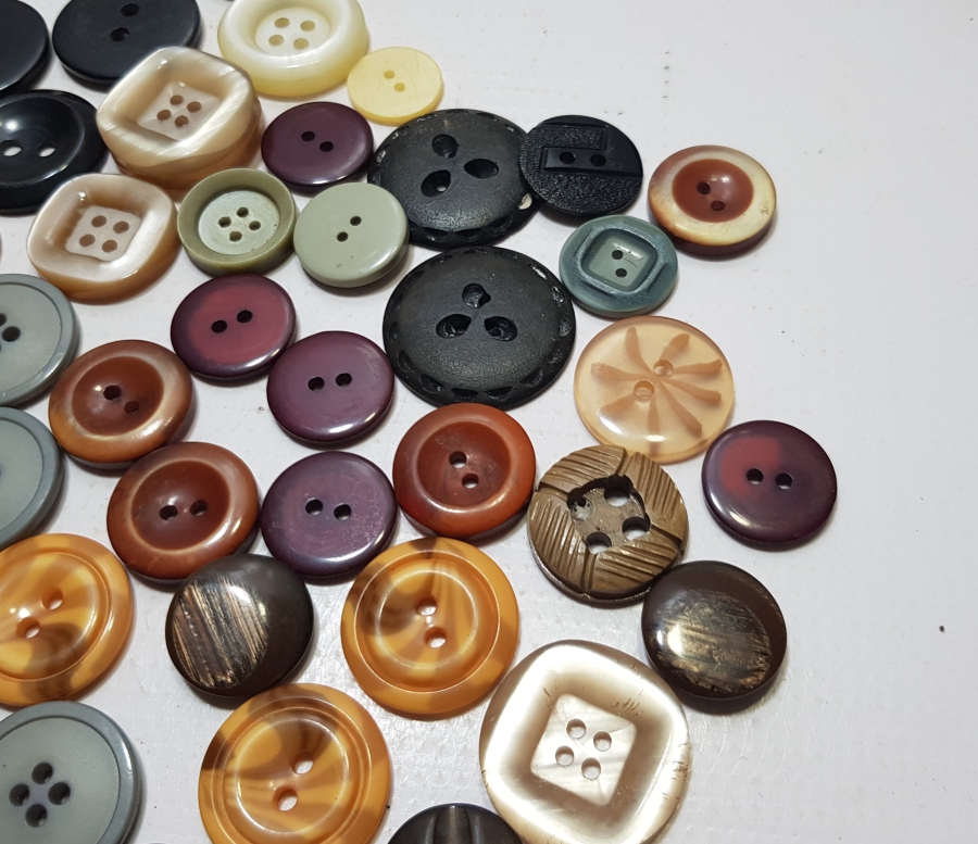 ANTİKA DÜĞME LOTU
