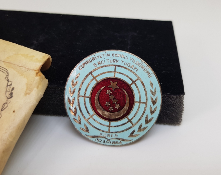 ORJİNAL KUTUSUNDA KORE SAVAŞI ROZET MADALYASI