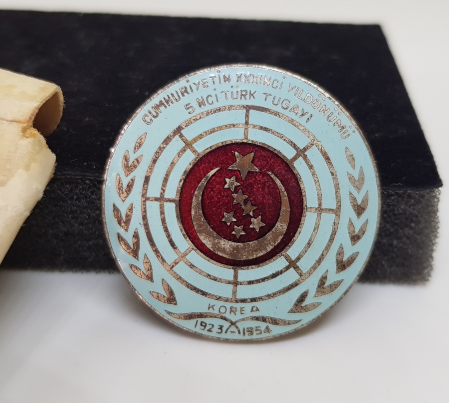 ORJİNAL KUTUSUNDA KORE SAVAŞI ROZET MADALYASI