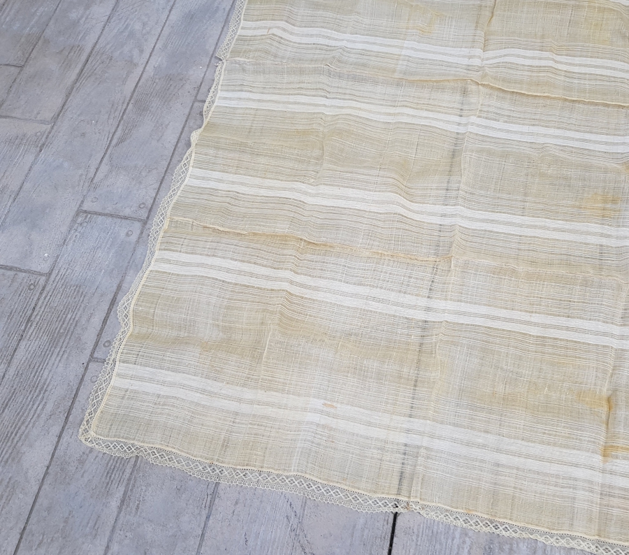 OSMANLI DÖNEMİ ÇOK NADİR ÜZERİ İŞLEMELİ İĞNE OYALI İPEK YATAK ÖRTÜSÜ