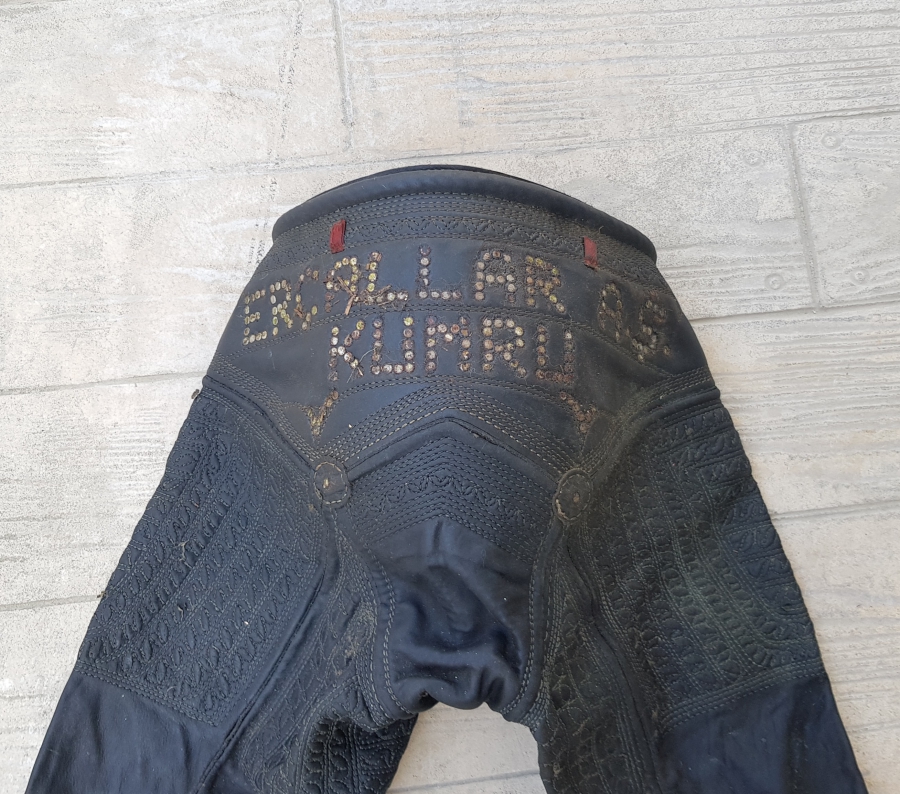 EL YAPIMI ÜZERİ İŞLEMELİ ANTİKA KISPET