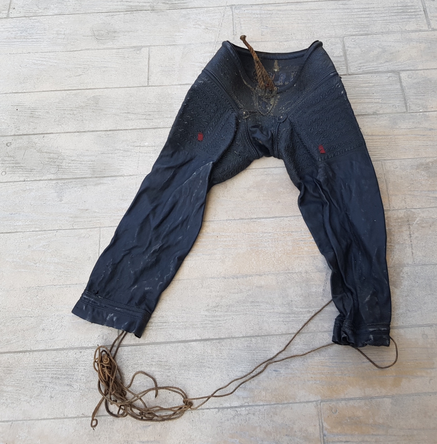 EL YAPIMI ÜZERİ İŞLEMELİ ANTİKA KISPET