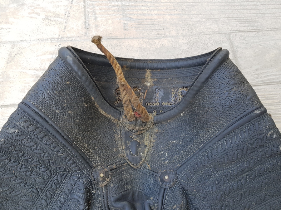 EL YAPIMI ÜZERİ İŞLEMELİ ANTİKA KISPET