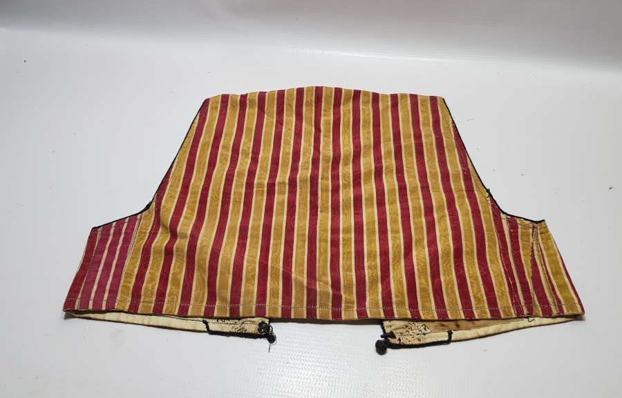 ÜZERİ İPEK İBRİŞİM İŞLEMELİ OSMANLI DÖNEMİ ÇOCUK YELEĞİ