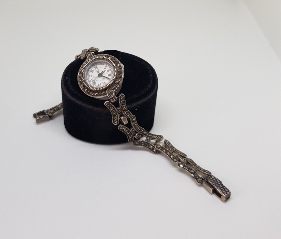 MARGAZİT TAŞLI ANTİKA GÜMÜŞ KOL SAATİ