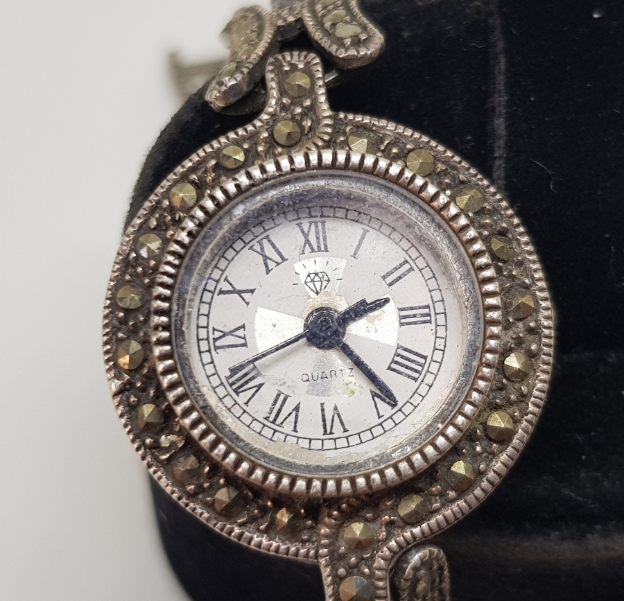 MARGAZİT TAŞLI ANTİKA GÜMÜŞ KOL SAATİ