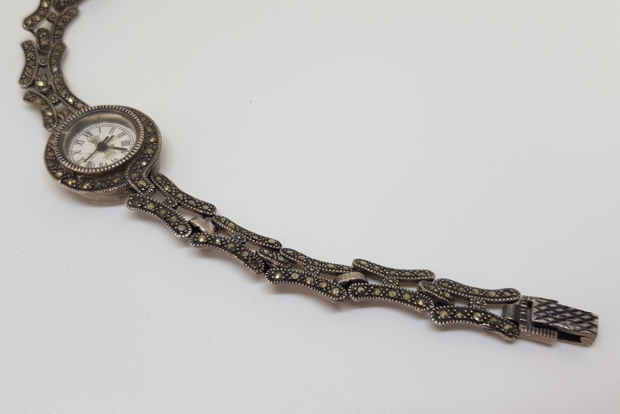 MARGAZİT TAŞLI ANTİKA GÜMÜŞ KOL SAATİ