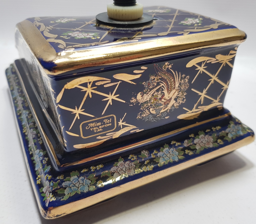 ÜZERİ ALTIN VARAKLI ANTİKA PORSELEN TELEFON GÖVDESİ