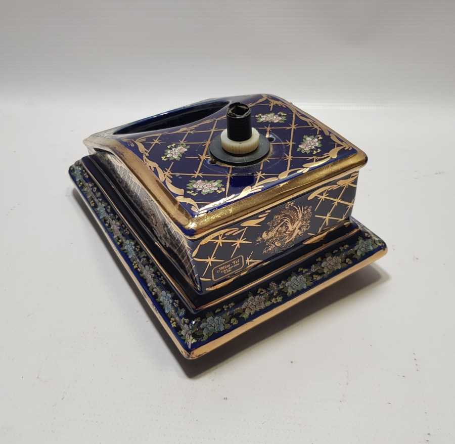 ÜZERİ ALTIN VARAKLI ANTİKA PORSELEN TELEFON GÖVDESİ