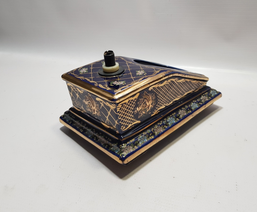 ÜZERİ ALTIN VARAKLI ANTİKA PORSELEN TELEFON GÖVDESİ