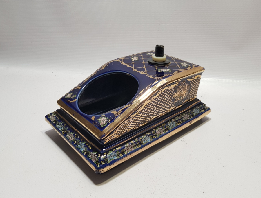 ÜZERİ ALTIN VARAKLI ANTİKA PORSELEN TELEFON GÖVDESİ