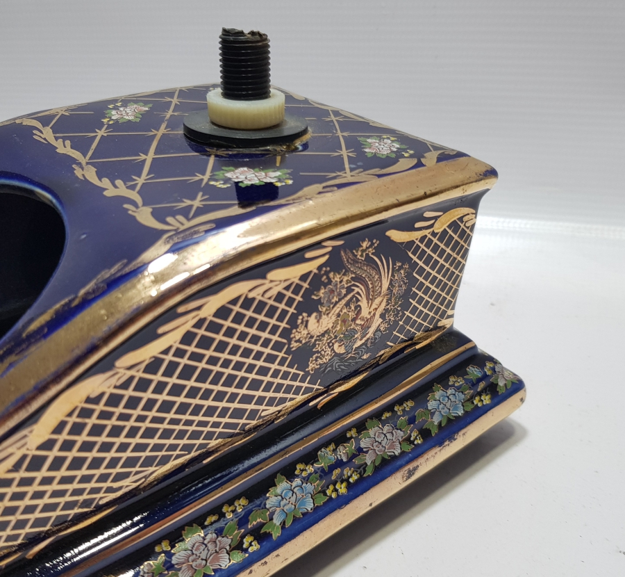 ÜZERİ ALTIN VARAKLI ANTİKA PORSELEN TELEFON GÖVDESİ