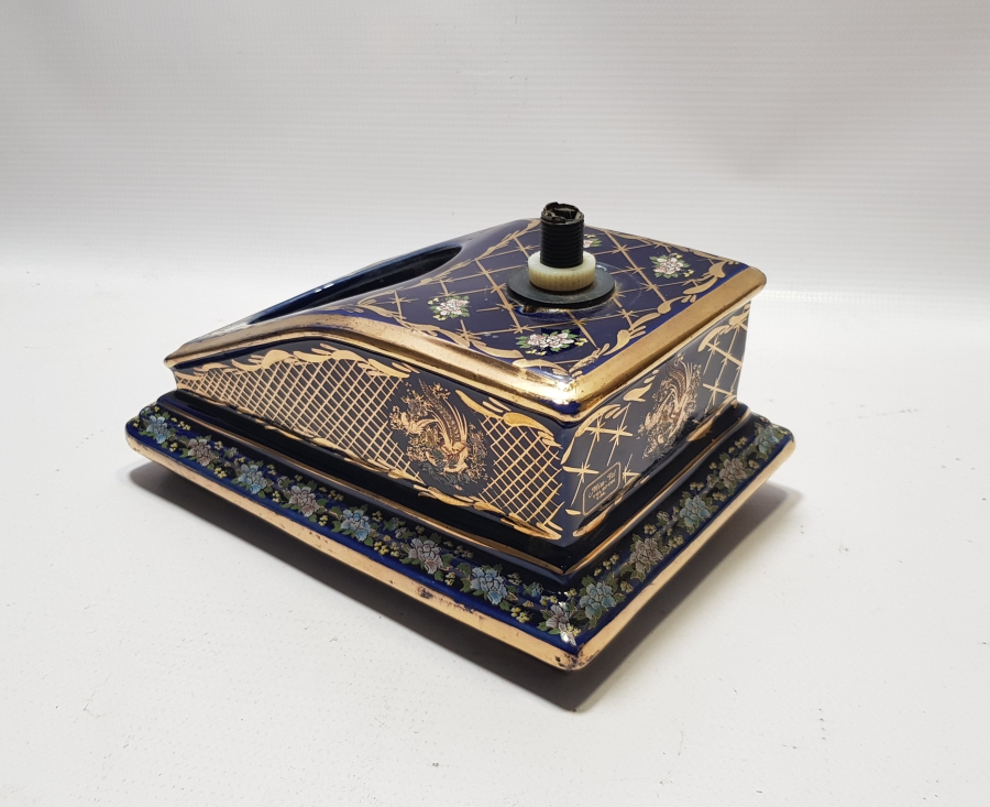 ÜZERİ ALTIN VARAKLI ANTİKA PORSELEN TELEFON GÖVDESİ