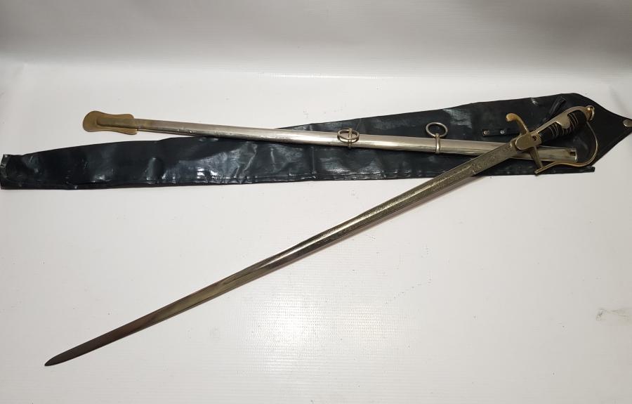 ORİJİNAL KORUMA KILIFINDA ANTİKA SUBAY KILICI