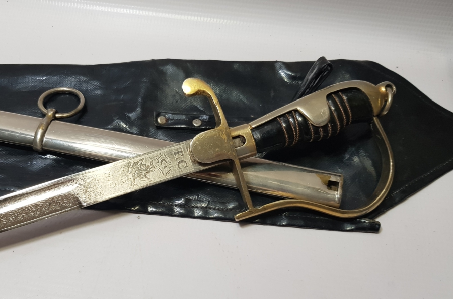 ORİJİNAL KORUMA KILIFINDA ANTİKA SUBAY KILICI